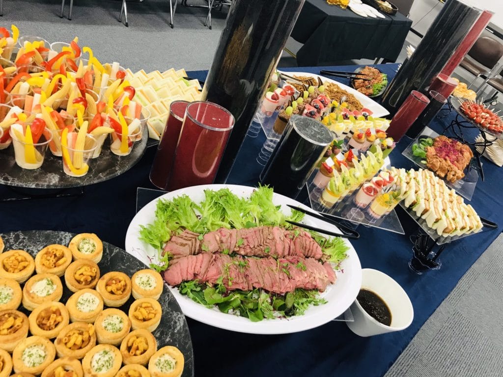 ケータリング　名古屋　オフィスで乾杯